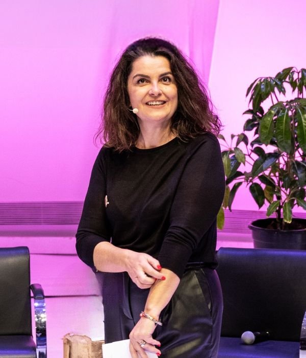 Imagen de Yurena Escobar, CEO de Flecher.co y madrina géiser 2025