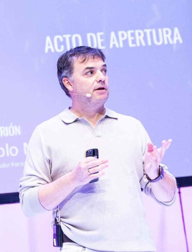 Pablo Marrero en el acto de apertura de la 10ª Edición de Géiser, 2025, dedicada a la Filosofía de la Acción